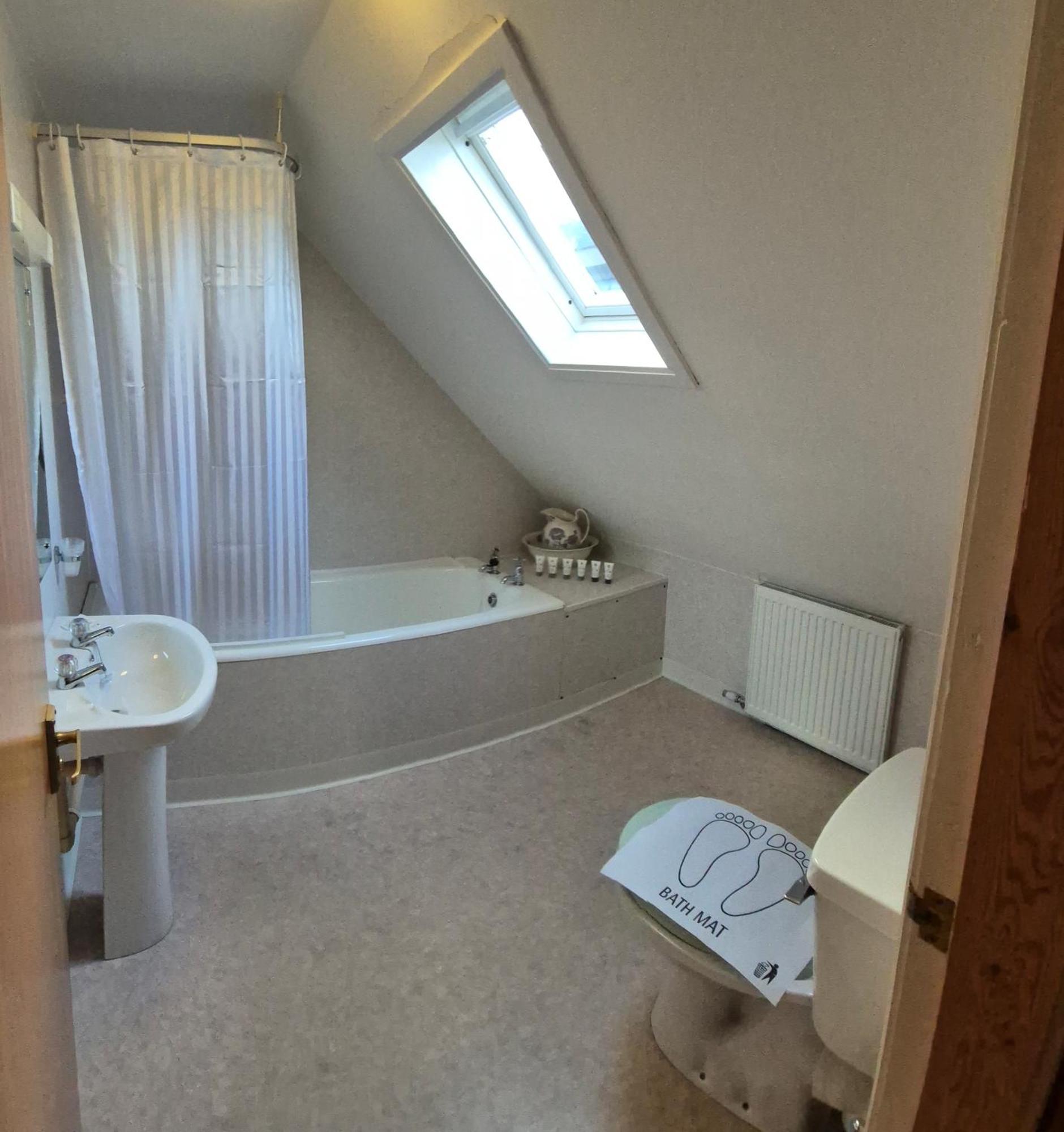 Doune Braes Hotel Breasclete エクステリア 写真